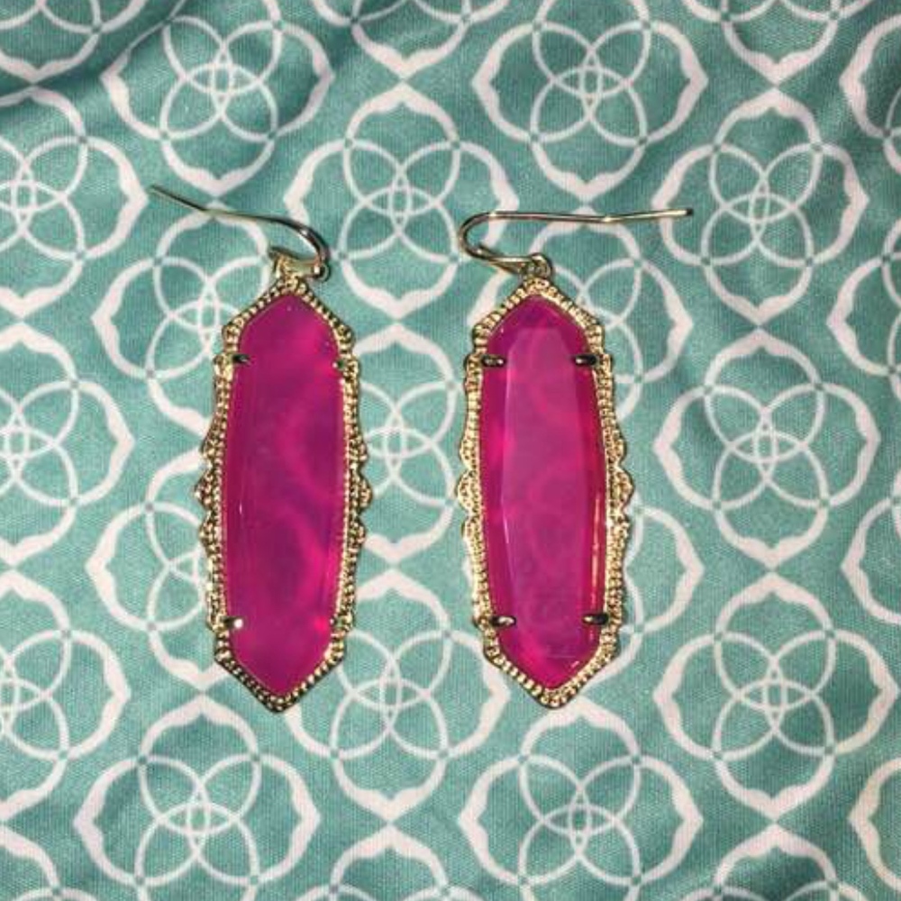 Kendra Scott Pink Agate Earrings (RARE!!)